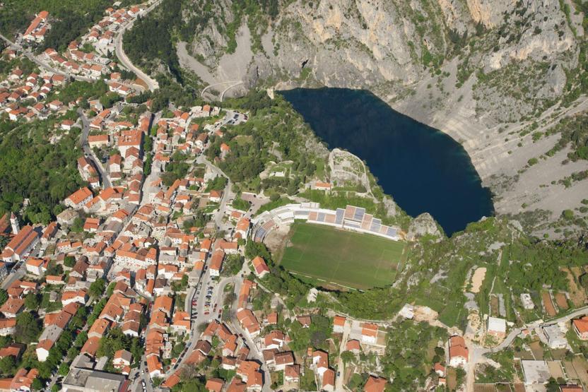Dünyanın en ilginç stadyumları