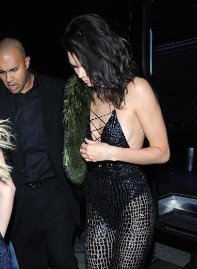 Kendall Jenner 21 yaşında
