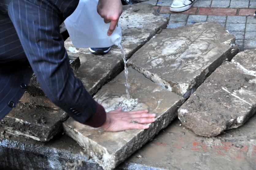 Kazı sırasında 280 yıllık tarihi mezarlar bulundu