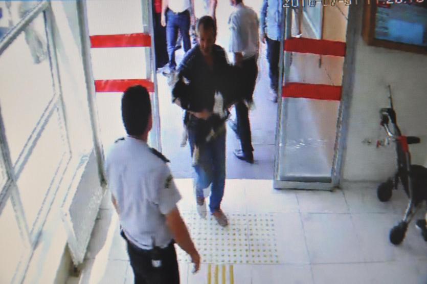 Keçisini acil servise götürdü