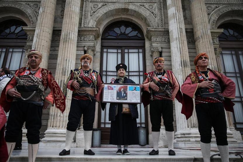 10 Kasımda Anıtkabire akın