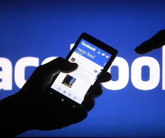 Facebookta başkalarını izlemek mutsuzlaştırıyor