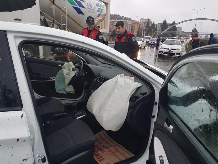 Çaykur Rizesporun golcüsü trafik kazası geçirdi