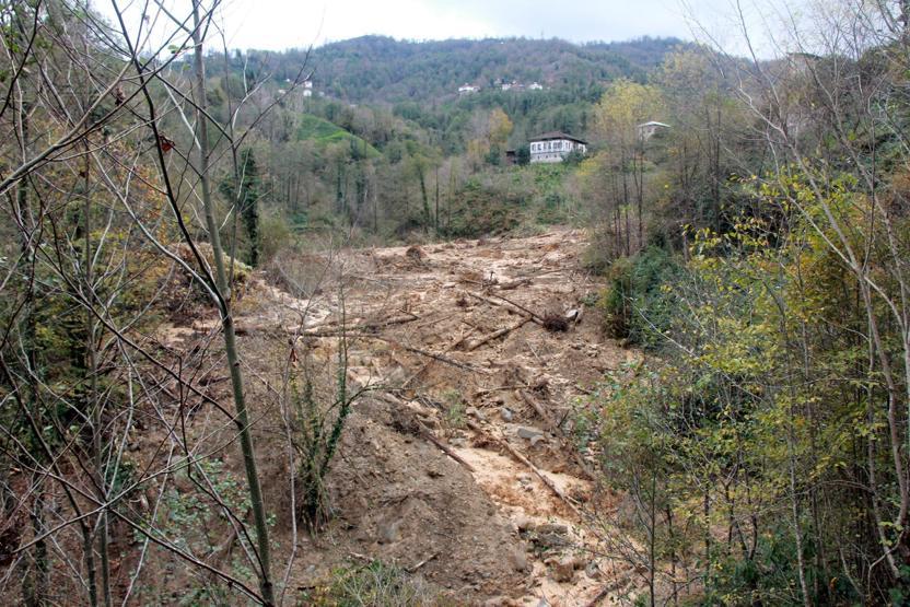 Arhavide heyelan:18 ev boşaltıldı