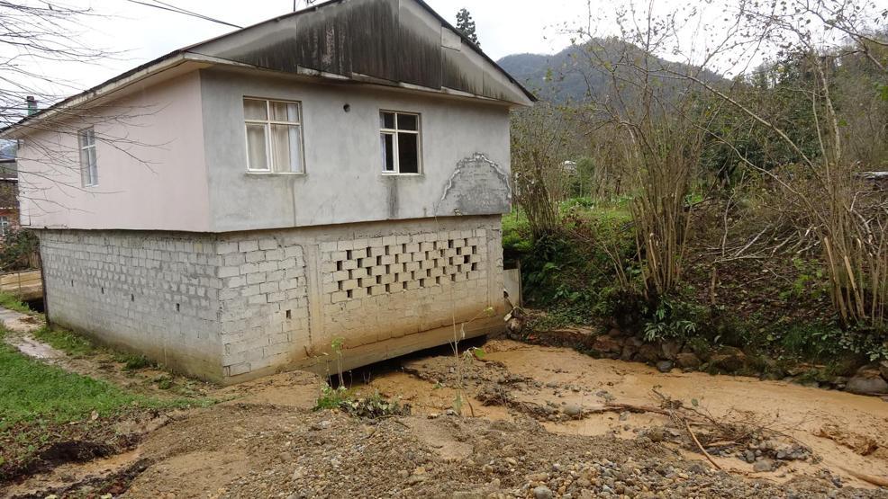 Arhavide heyelan:18 ev boşaltıldı