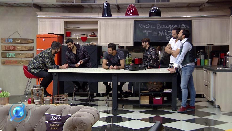 Kısmetse Olur 18 Kasım 2016 yeni bölüm: Adnana kına gecesi yapılıyor