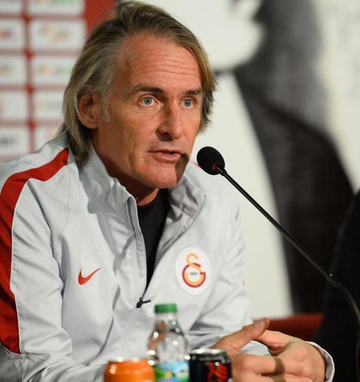 Riekerink: Oyuncularıma saldırmayın