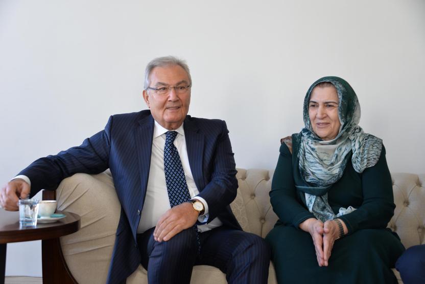 Deniz Baykal, Ahmet Türkün eşi Mülkiye Türkü ziyaret etti