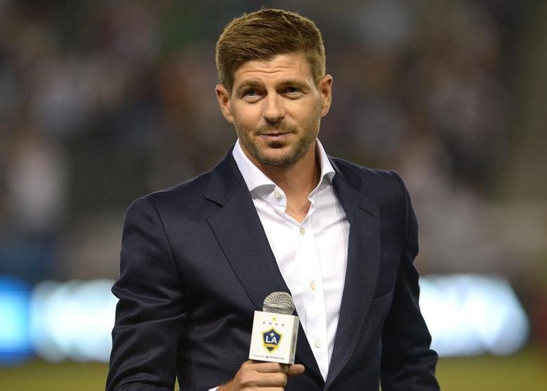 Steven Gerrard futbola veda etti