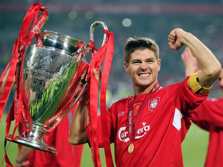 Steven Gerrard futbola veda etti