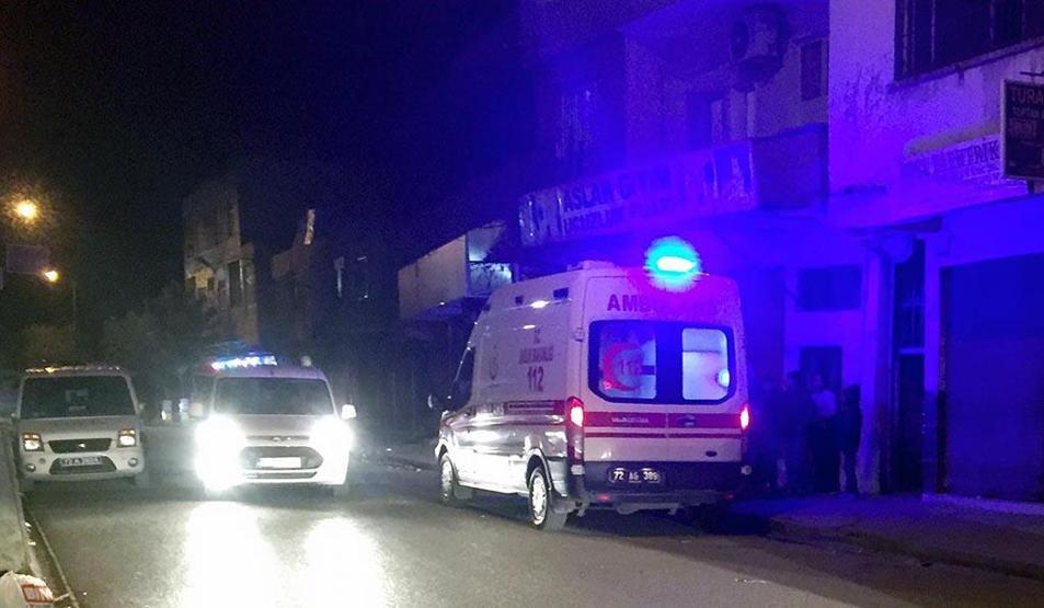 Yeni doğan bebeği poşete koyup arabanın altına bıraktılar