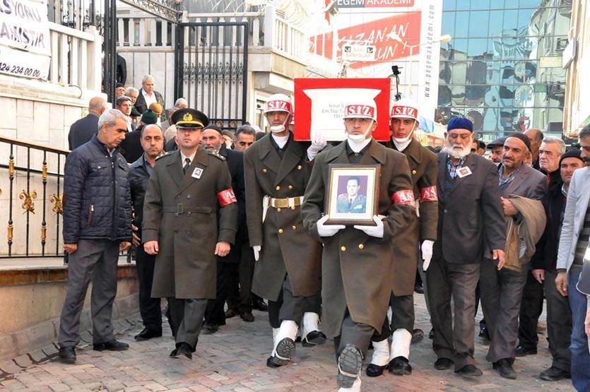 53 yıl önce Kanlı Noelde ailesini yitiren Nihat İlhan hayatını kaybetti
