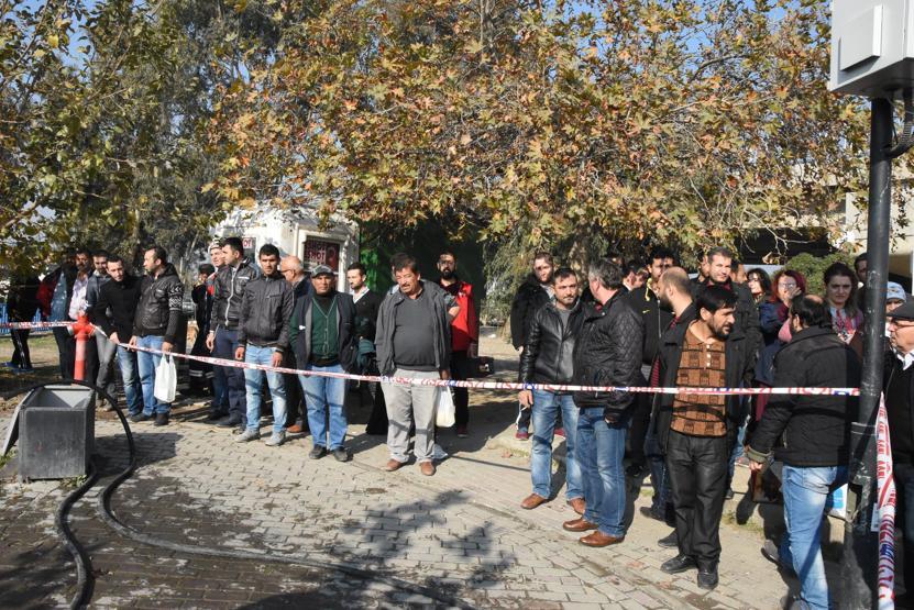 İzmirin Konak ilçesinde ceset kuyruğu