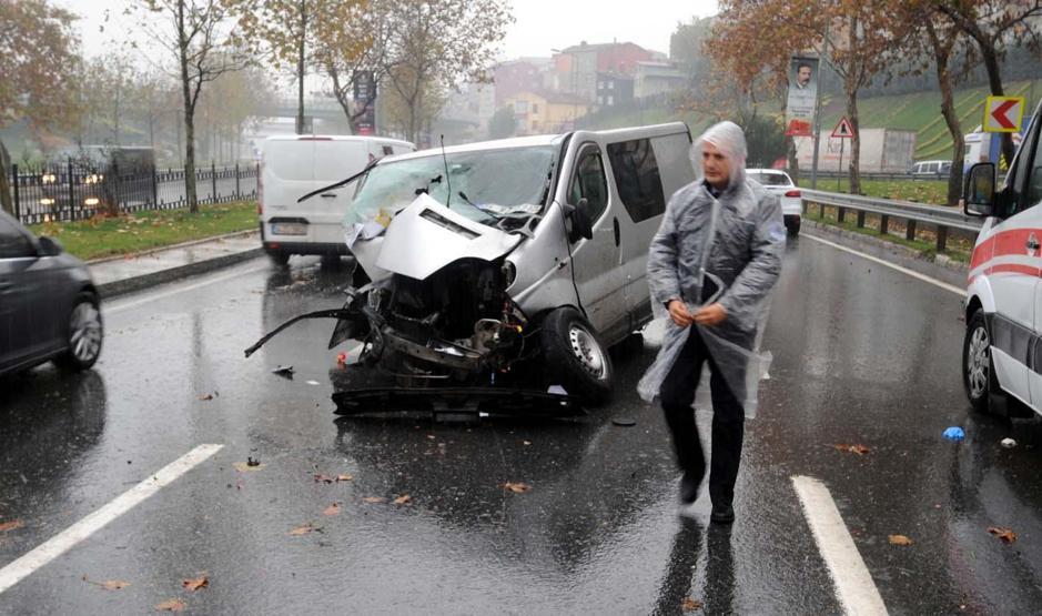 Şişlideki kazada aracın motoru yerinden fırladı