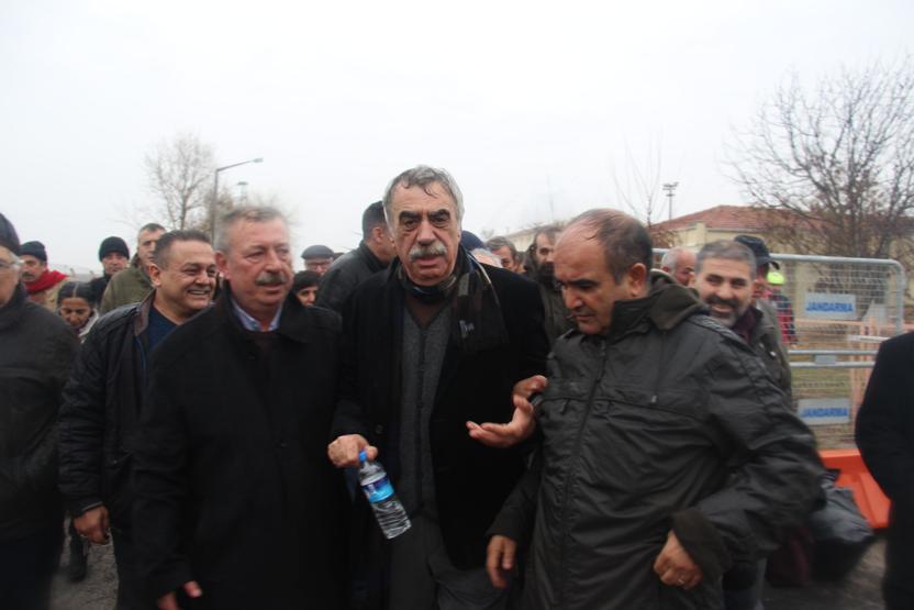 Sarp Kuray cezaevinden tahliye oldu