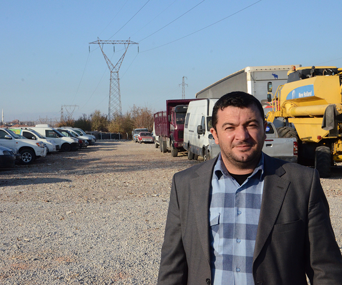 Lüks otomobiller çürümeye terk edildi