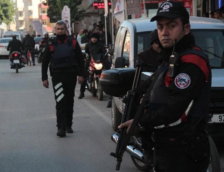 Adana’da PKKlıların yuvalandığı caddeye narko-terör baskını