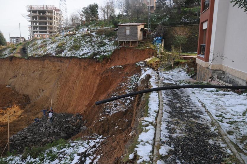 Belediye boşaltın dedi, bina sakinleri oturmakta kararlı
