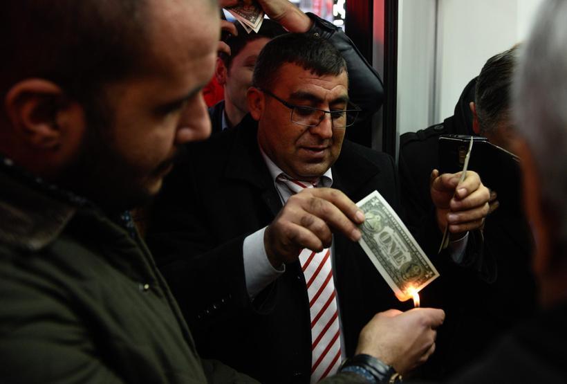 Tek seferde 1 milyon dolar bozdurdular