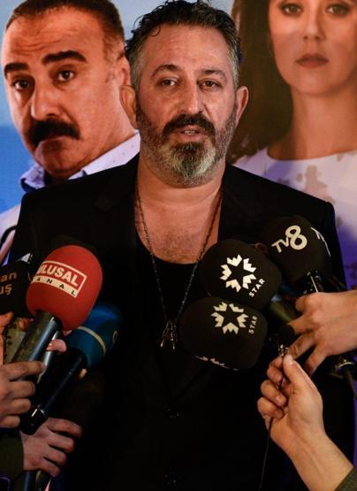 Cem Yılmaz Ahu Yağtu ile evlenecek mi