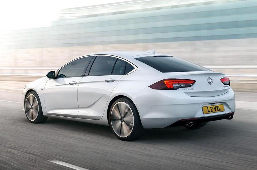 Yeni Insignia Grand Sport hatchback