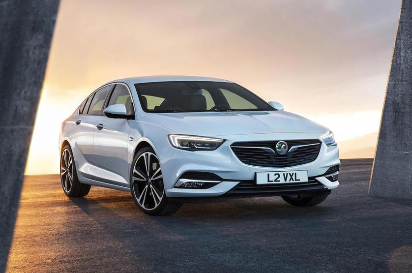 Yeni Insignia Grand Sport hatchback