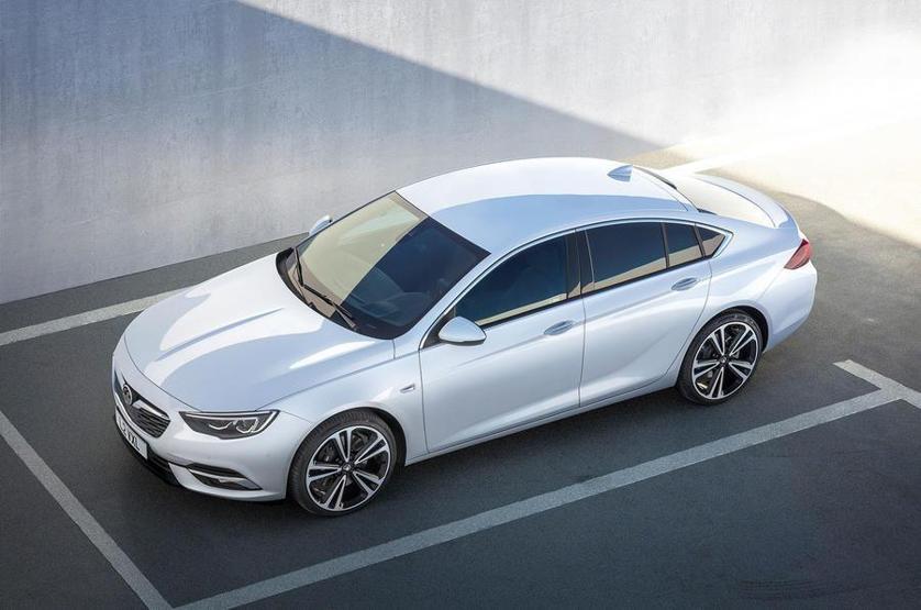 Yeni Insignia Grand Sport hatchback