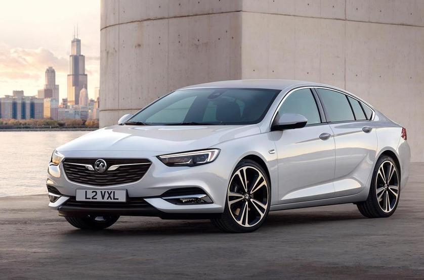 Yeni Insignia Grand Sport hatchback