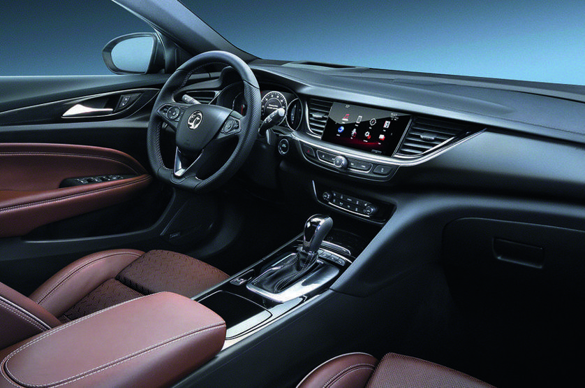 Yeni Insignia Grand Sport hatchback