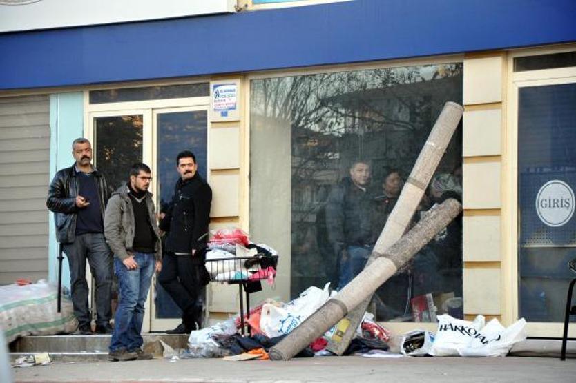 FETÖden mühürlenen Kimse Yok Mu Derneğinde yağmaya 40 gözaltı