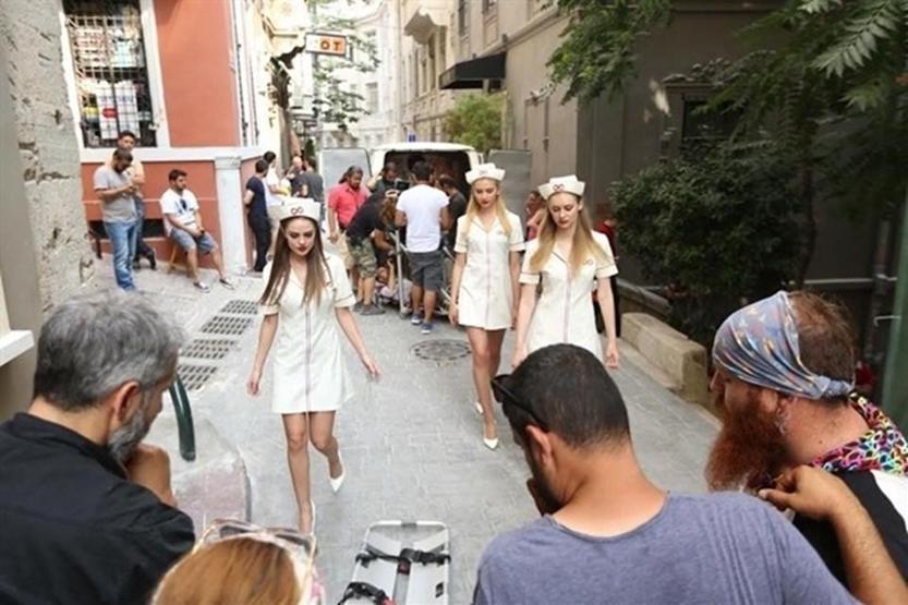 Murat Bozun filmindeki hemşire sahnelerine yanıt