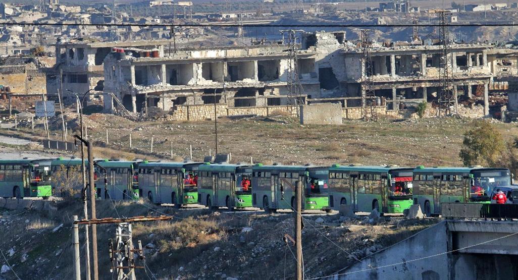Halepteki sivillerin tahliyesinden fotoğraflar