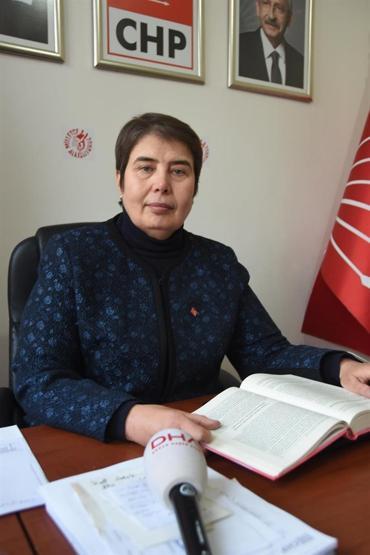 Belediyenin dağıttığı evlilik kitabına isyan etti: Kadını köle gibi gösteriyor
