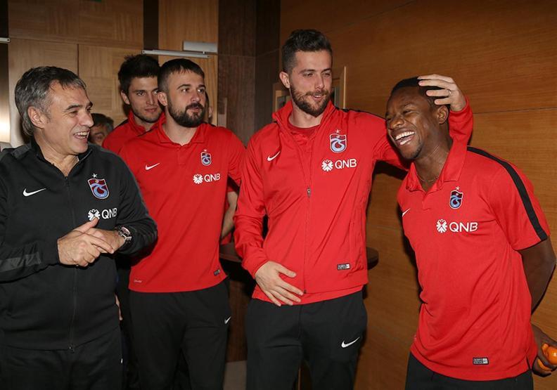 Ersun Yanalın doğum günü kutlandı