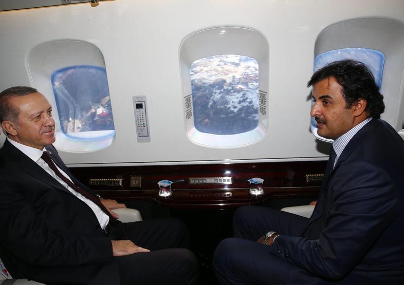 Cumhurbaşkanı Erdoğan, Emir Al Saniyi havaalanında karşıladı