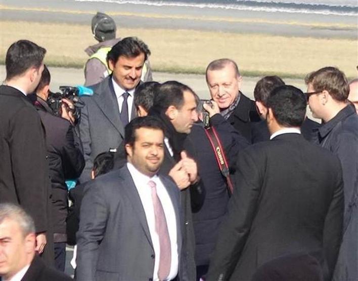 Cumhurbaşkanı Erdoğan, Emir Al Saniyi havaalanında karşıladı
