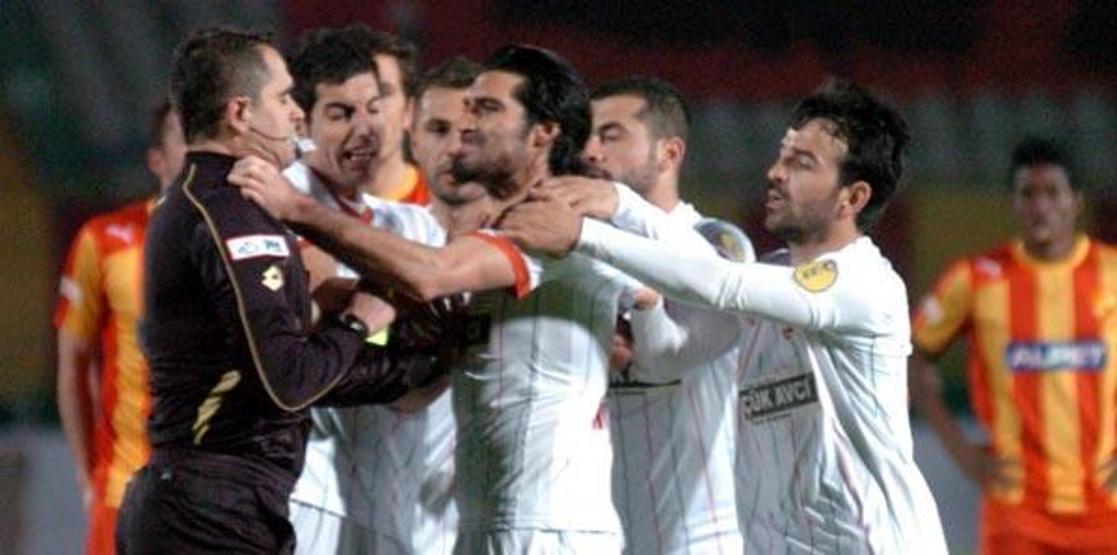 Takımlarını Süper Lige çıkarıp kendi çıkmayan adam: Şehmus Özer