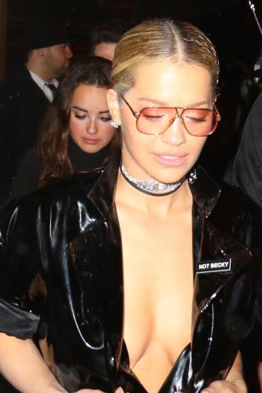 Rita Ora dolandırıldı