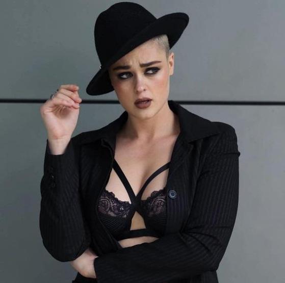 Androjen model: Stefania Ferrario