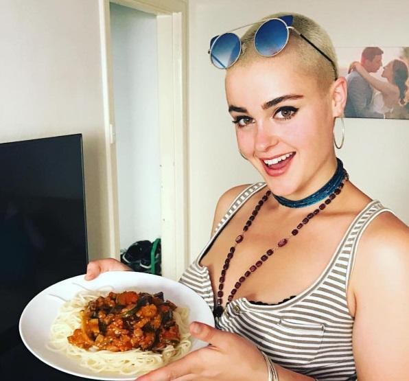 Androjen model: Stefania Ferrario