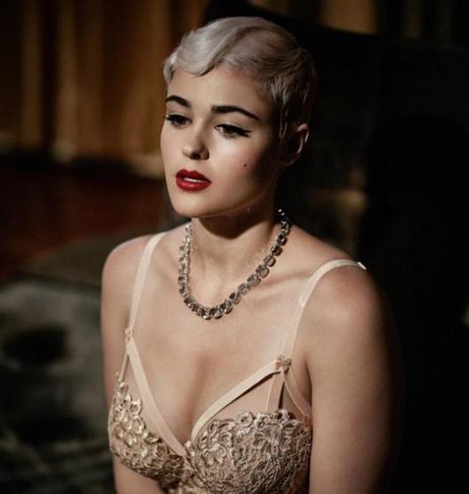 Androjen model: Stefania Ferrario