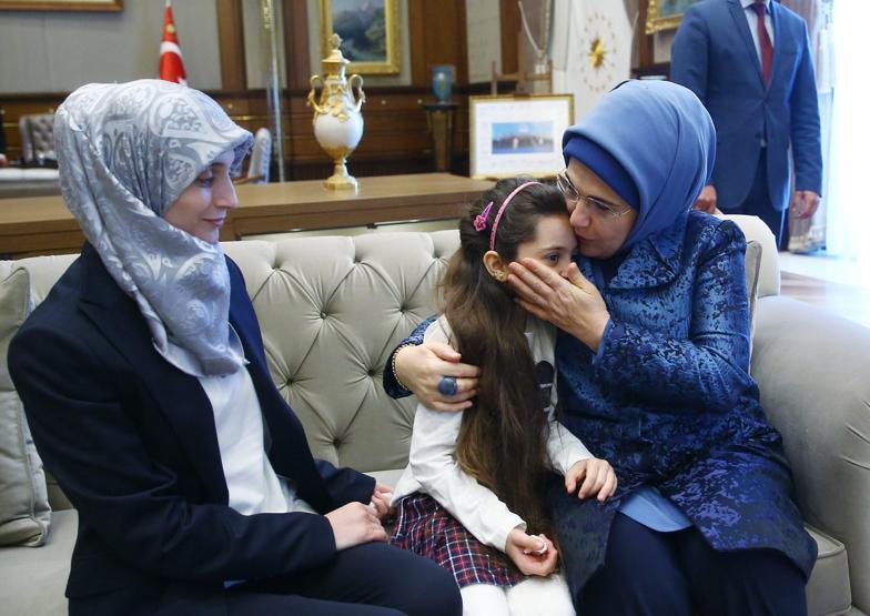 Halepli küçük Bana Erdoğan ile buluştu