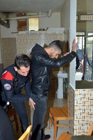Adanada 300 polisle huzur operasyonu