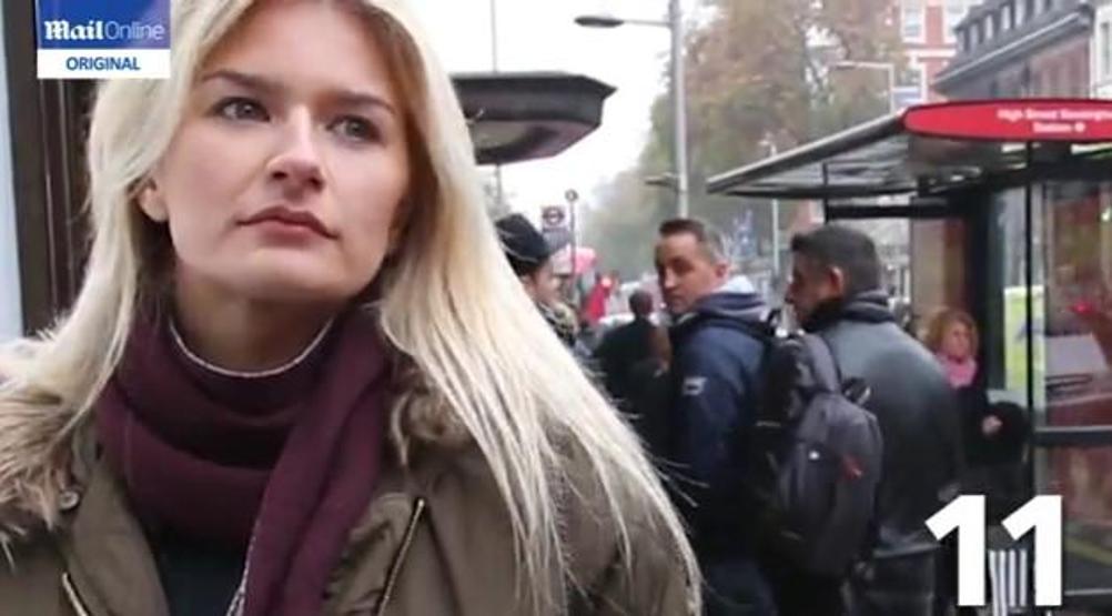 Model sokağa pantolonsuz çıktı, 12 kişi fark etti
