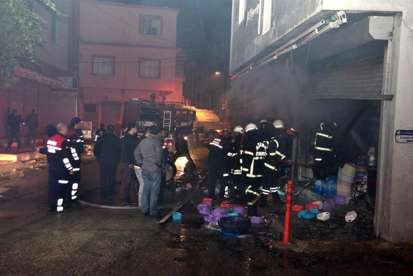 Adanada panik yaratan yangın