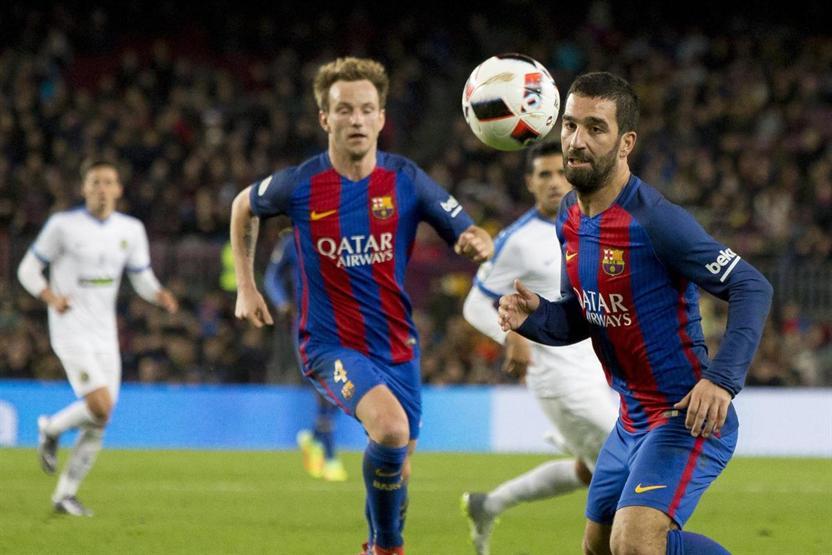 Arda Turan Neymarı yaya bıraktı