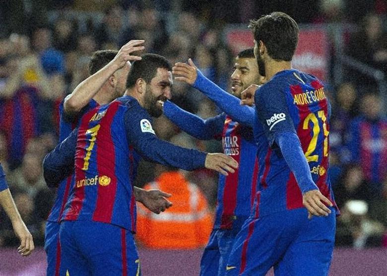 Arda Turan Neymarı yaya bıraktı