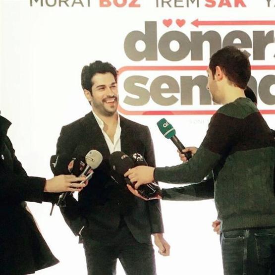 Dönerse Senindir filminin galasına ünlü akını