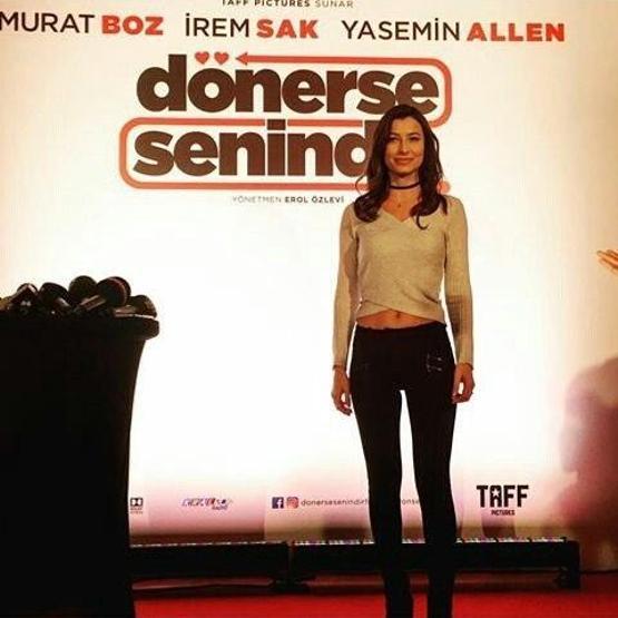 Dönerse Senindir filminin galasına ünlü akını