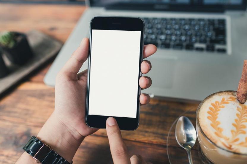 Facebookta başkalarını izlemek mutsuzlaştırıyor